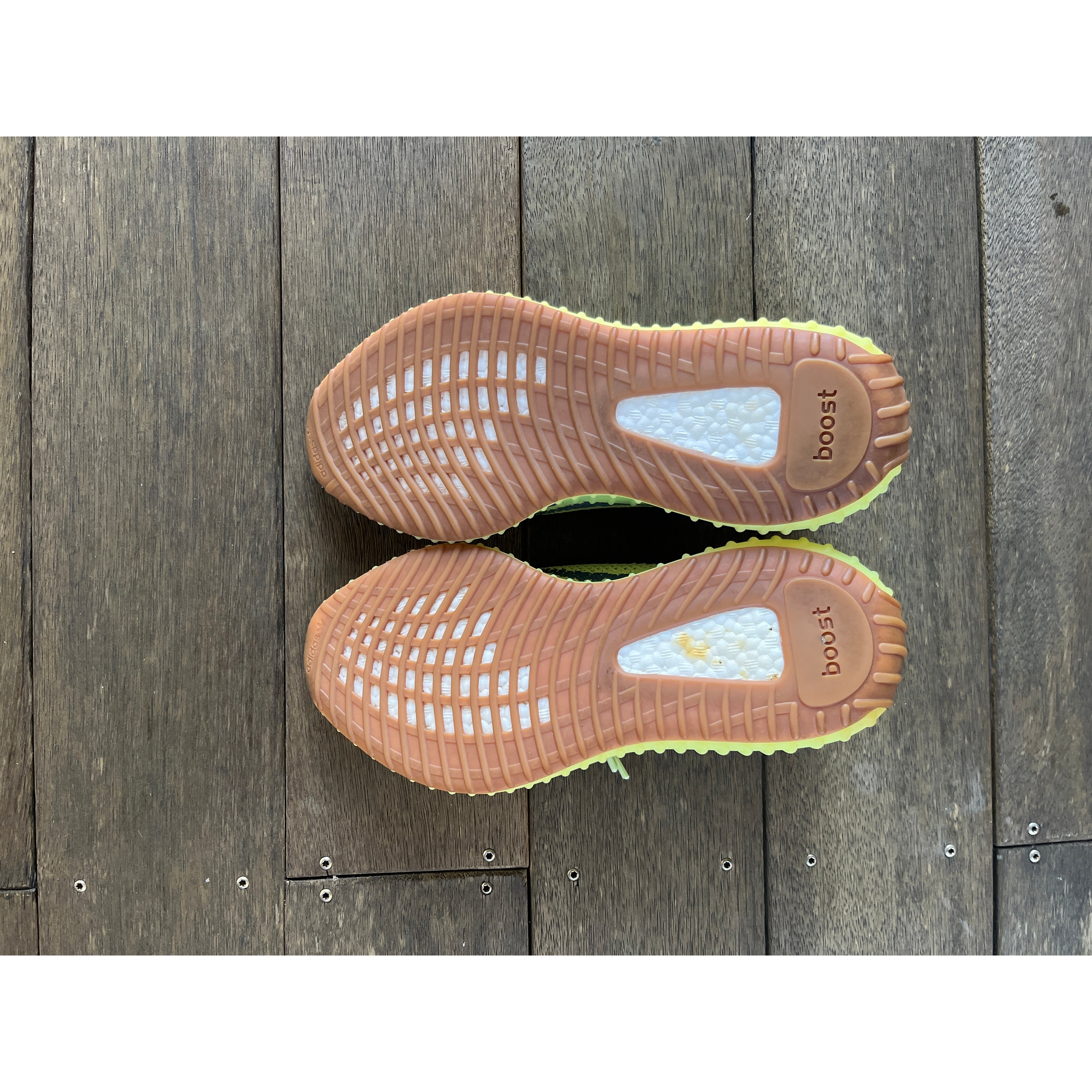 Yeezy 350 Frozen Yellow (pre-loved)